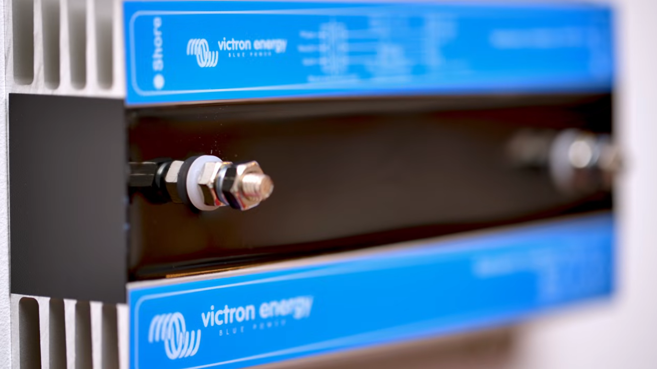 Indispensable in professional marine energy systems. It prevents electrolytic corrosion and above all serves as a device to guarantee a safe electric system. Toroidal wound technology for quietness and high efficiency.
