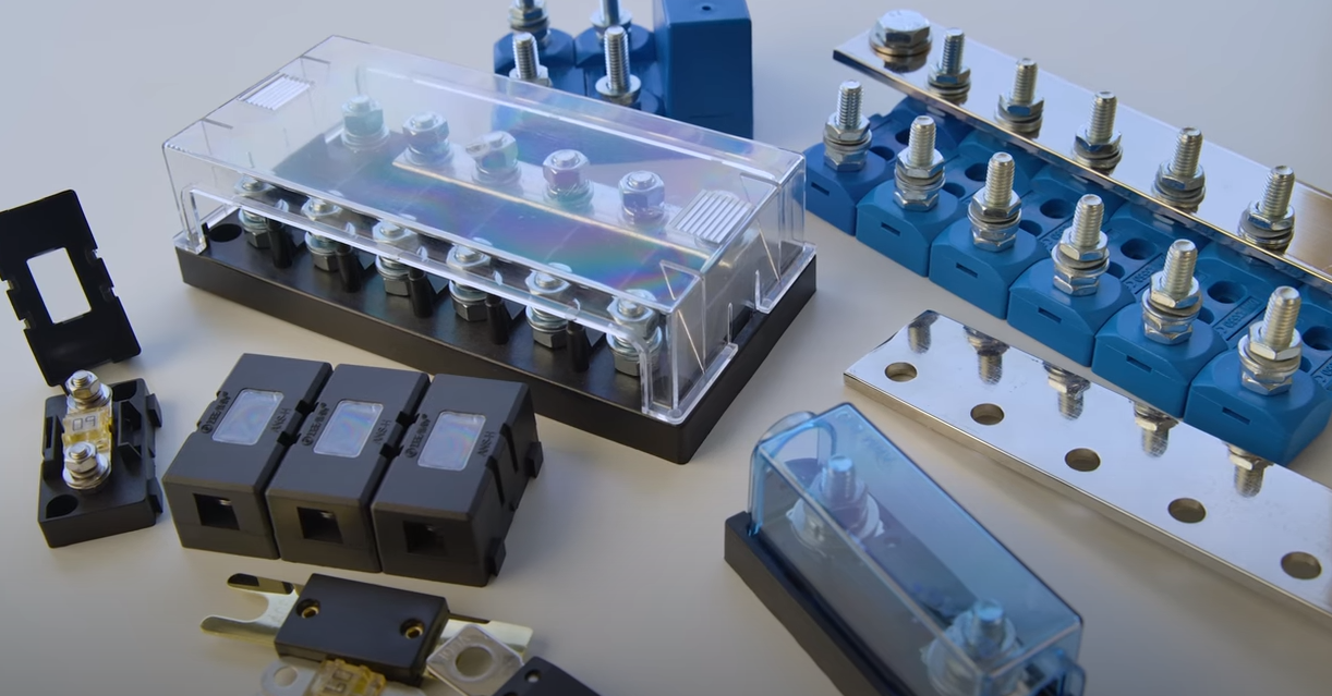 Buy Fuses & Enclosures From Energy connections. DC Solutions 160 Amp 3 Pole Fuse Switch Disconnector NH00 Type Fuses.