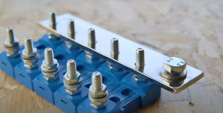 VICTRON BUSBAR TO CONNECT 6 CIP100200100 Energy Connections